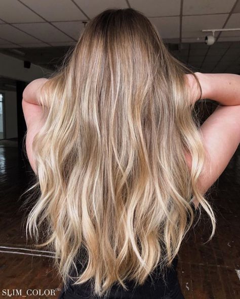 30 Blonde Hair Colors for Fall to Take Straight to Your Stylist | Southern Living Hair Colors For Fall, Fall Blonde Hair Color, Beachy Waves Hair, Blonde Hair Colors, Fall Blonde Hair, Neutral Blonde, Fall Blonde, Natural Blonde, Honey Blonde Hair