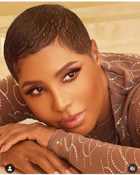 Kim Hair Color, Toni Braxton Short Hair, Female Wavers, Very Short Hair Styles, Low Cut Hairstyles, Super Short Pixie, Short Relaxed Hairstyles, Black Women Short Hairstyles, Black Hair Short Cuts