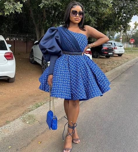 Latest and Simple Ankara with Short-Flared Styles. Seshweshwe Dresses, Chitenge Outfits, South African Traditional Dresses, African Traditional Wear, Robes Glamour, Shweshwe Dresses, Traditional Wedding Attire, Ankara Dress Styles, African Inspired Clothing