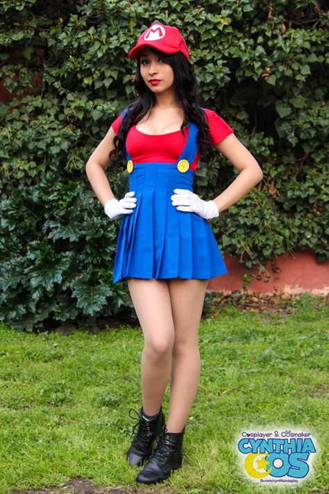 Lady Mario Cosplay Mario Cart Cosplay, Female Mario Costume, Mario Cosplay Female, Mario Costume Women, Gender Bend Cosplay, Mario Cosplay, Mario Y Luigi, Mario Costume, Kawaii Cosplay