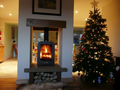 This is one of our fave customer pics. A stunning installation of a Vesta V8 Double sided stove at Christmas http://www.vestastoves.co.uk/shop/vesta-v8-double-sided-woodburning-stove Wood Stove Room Divider, Wood Stove Middle Of The Room, Room Dividing Fireplace, Free Standing Stove Living Rooms, Dual Aspect Log Burner, Dual Aspect Fireplace, 2 Sided Fireplace Living Room, Kitchen Wood Stove, Double Sided Log Burner