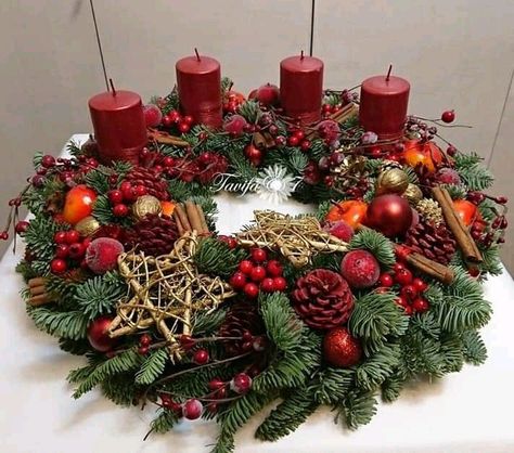 Dining Table Candle Decor, Table Candle Decor, Dining Table Candle, Christmas Flower Decorations, Xmas Decorations Diy, Christmas Advent Wreath, Christmas Candle Holder, Gold Christmas Tree Decorations, Table Candle