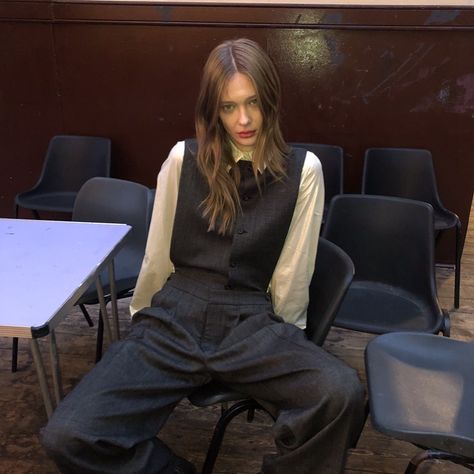 ЙФЫ on Instagram: “SchooLiNG” Woman In Suit, 가을 패션, Office Outfits, Fashion Killa, Fashion Sense, Dark Academia, Classy Outfits, Old Money, Pretty Outfits