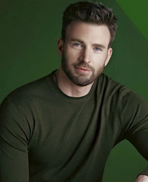 Chris Evans Photoshoot, Kapten Marvel, Christopher Evans, Robert Evans, Chris Evans Captain America, Fitness Gym Workout, Marvel Actors, Male Photography, Kim Taehyung Funny