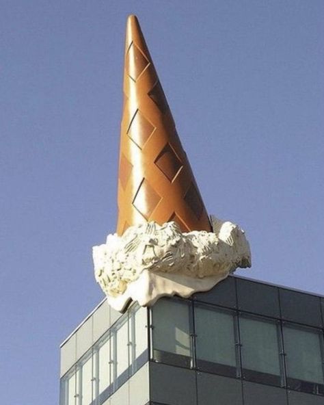 Claes Oldenburg, Food Sculpture, Oldenburg, Gcse Art, Roadside Attractions, Wow Art, A Level Art, Famous Art, Pop Artist