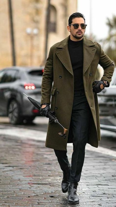 Men’s fall coat 18 ideas: Enhance your style this season Mens Fall Coats, Stil Masculin, Man's Overcoat, Mode Mantel, Overcoat Men, Men's Trench Coat, Long Overcoat, Long Winter Coats, Classy Men