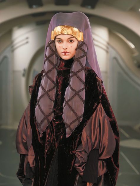 Star Wars Padme Amidala, Amidala Star Wars, Star Wars Shoes, Queen Amidala, Star Wars Padme, Star Wars Canon, Phantom Menace, Star Wars Fashion, Padme Amidala