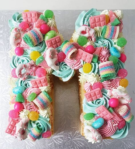 Layered Cookie Cake Birthday, Candy Number Cake, 7 Cake Number, Sweetie Cupcakes, Birthday Loading, Childrens Party Food, Sweet Birthday Cake, Letter Cakes, Candy Letters