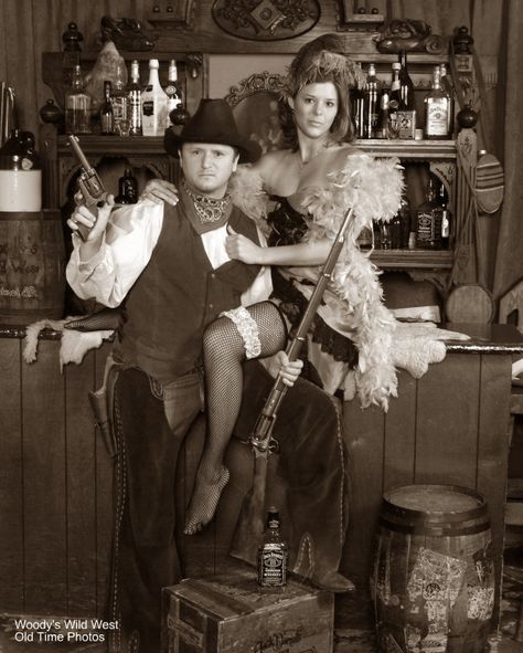 Wild West Party Theme, Old Time Photos, Wild West Party, Saloon Girls, Western Photo, Western Photography, Antique Photography, Western Parties, Time Pictures