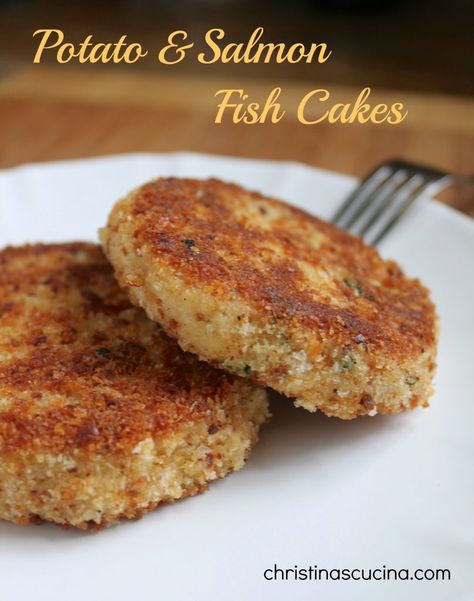 Easy, Step by Step Potato and Salmon Fish Cakes - Christina's Cucina Salmon Potato Cakes, Western Foods, Salmon Fishcakes, Salmon Fish Cakes, Breaded Fish, Fish Patties, Salmon Cakes Recipe, Canned Salmon Recipes, Fish Cakes Recipe