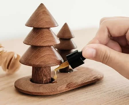 Wood Diffuser, Carved Wooden Animals, Ceramic Molds, Wooden Christmas Tree, Aroma Essential Oil, Scent Diffuser, Unusual Gift, Wood Oil, Wood Crafts Diy