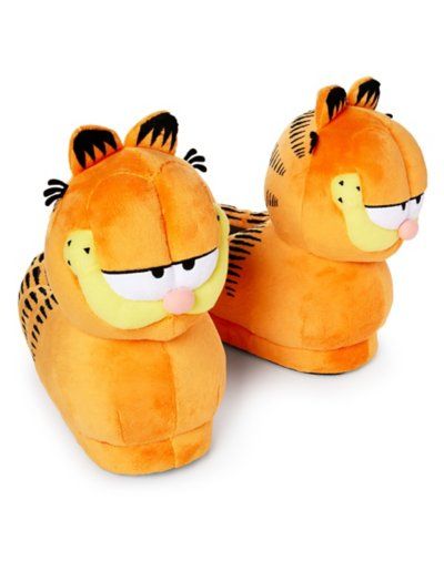 Show off your favorite lasagna-loving cat with these cozy Garfield slippers! These fun slippers with dot grippers on the bottom will keep your feet warm and toasty and are sure to make you smile whenever you wear them. Officially licensed Material: Micro plush, nylon, PVC Care: Spot clean Imported Garfield Pjs, Garfield Slippers, Garfield Accessories, Garfield Clothes, Garfield Merch, Garfield Things, Garfield Aesthetic, Coraline Cat, Garfield Plush