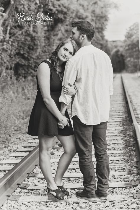 train tracks, portrait session, engagement session, railroad, train station, engagement, couple posing, black and white engagement pictures Railroad Photography Couples, Railroad Track Photoshoot Couple, Railroad Couple Photoshoot, Railroad Photoshoot Ideas, Railway Photoshoot, Railroad Photoshoot, Train Tracks Photography, Couple Senior Pictures, Homecoming Pictures