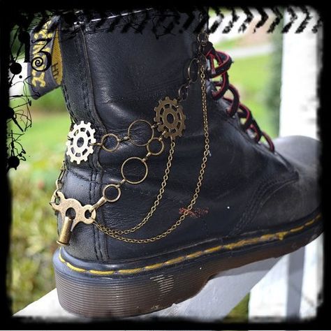 Steampunk Clothing Diy, Steam Punk Diy, Steampunk Outfits Women, Steampunk Mode, Steampunk Witch, Moda Steampunk, Steampunk Shoes, Steampunk Boots, Steampunk Party