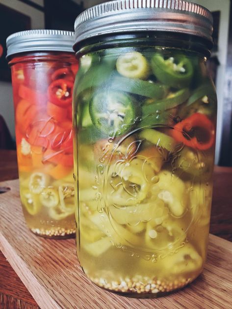 Quick & Easy Pickled Peppers | The Ealy Homestead How To Pickle Hot Peppers, Picked Peppers Recipes, Pickled Peppers Refrigerator, Pickled Hot Peppers Recipes, Pickling Hot Peppers Recipe, Pickled Peppers Recipe, How To Pickle Peppers, Pickled Fish Recipe, Canning Hot Peppers