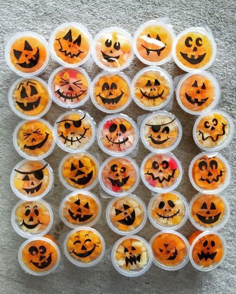 Halloween Food For Party Kids, Halloween Food Ideas For Kids, Preschool Halloween Party, Plat Halloween, Food Ideas For Kids, Snacks Kids, Halloween Snacks For Kids, Halloween Lunch, Kids Halloween Food