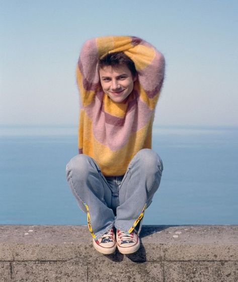 #FélixLefebvre Felix Lefebvre, Love And Anarchy, Summer Of 85, Ralph Lauren Looks, French People, Vintage Converse, Kodak Film, Artsy Style, Movie Shots