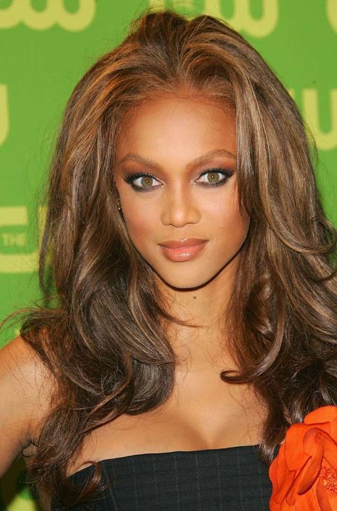 Tyra Banks Tyra Banks Makeup, Tyra Banks Hair, Hairstyles Magazine, Celebrity Wigs, Tyra Banks, Braut Make-up, Front Hair Styles, Black Hairstyles, Straight Human Hair