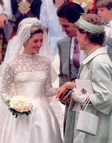 Pavlos Of Greece, Royal Family Of Greece, Marie Chantal Of Greece, Royal Wedding Gowns, Greek Royalty, Greek Royal Family, Royal Hats, Marie Chantal, Bride Sister