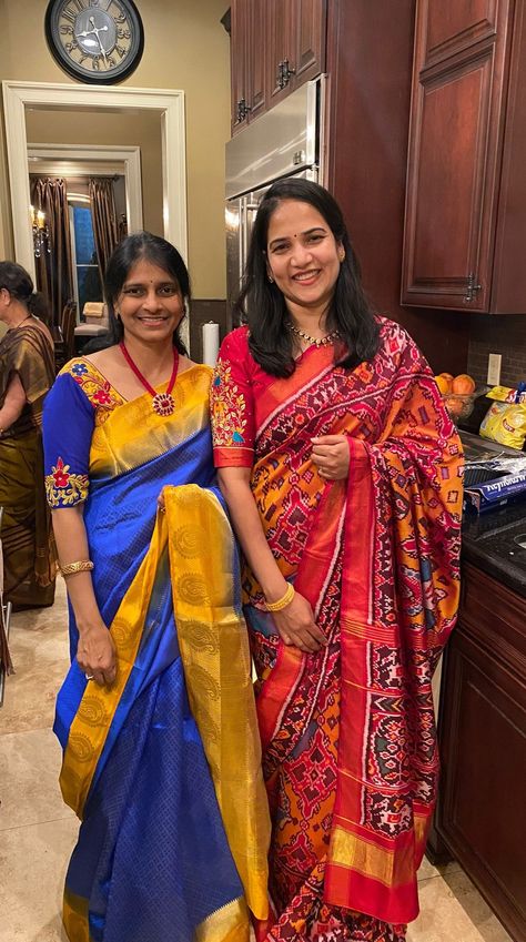 Celebrities In Patola Saree, Pochampally Blouse Designs Work, Patan Patola Saree Blouse, Ikkat Blouse Designs, Modern Blouse Designs, Ikkat Blouse, Lengha Blouse Designs, Mirror Work Blouse Design, Saree Hairstyles