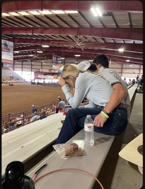 Arm Around Waist Reference Couple, Country Dates Pictures, Rodeo Relationship Goals, Rodeo Couple Pictures, Country Cupples, Hair Ideas For Blonde Hair, Rodeo Boyfriend, Cute Country Relationship Goals, Rodeo Couples Goals