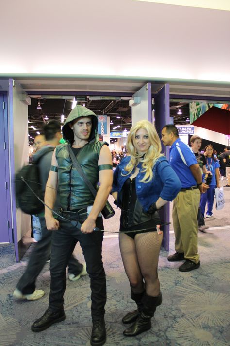 Green Arrow and Black Canary at WonderCon 2013 Green Arrow And Black Canary, Black Canary, Green Arrow, Cosplay Ideas, Super Hero, Green, Black