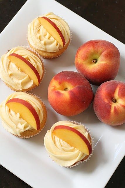 Peach Cupcakes w/ Peach Cream Cheese Frosting Peach Frosting, Cupcakes With Frosting, Peaches Cream Cheese, Peach Cupcakes, Torte Cupcake, Peach Cream, Think Food, Peaches Cream, Yummy Sweets