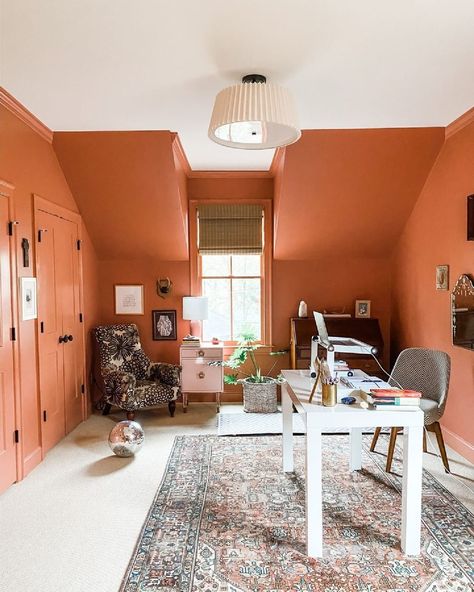 Farrow & Ball on Instagram: “A terracotta home office? Yes, please ✨ Our earthy #RedEarth captivating this space and the light it brings in - this warm color responds…” Farrow Bal, Farrow & Ball, Wooden Window Frames, Painting Carpet, Red Earth, Farrow And Ball Paint, Farrow And Ball, Wooden Windows, Bath Sets