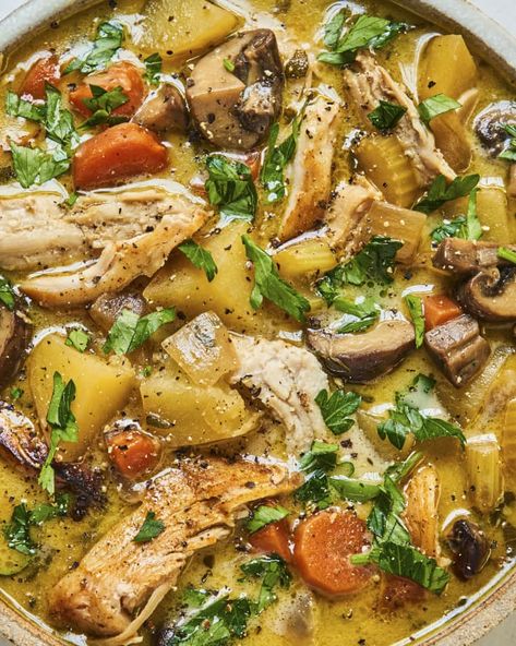 Turkey Soups And Stews, Turkey Soup Recipes, Shredded Turkey Recipes, Turkey Stew, Turkey Leftovers, Shredded Turkey, Leftover Turkey Recipes, Roast Turkey, Turkey Soup