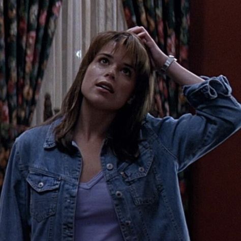 Sydney Prescott Costume, Sidney Prescott Costume, Scream Sidney, Sidney Scream, Scream Halloween Costume, Scream Outfits, Scream Costume, Sidney Prescott, Scream Cast