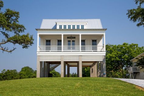 Cabin On Stilts House Plans, Flood Plain House Plans, House On Stilts Ideas, House On Pilings, House On Piers, Stilts House, House Plans On Stilts, Elevated Houses, Homes On Stilts