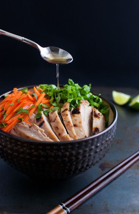 Vietnamese Grilled Chicken with Rice Vermicelli Noodles | tamingofthespoon.com Grilled Chicken With Rice, Vietnamese Grilled Chicken, Vietnamese Dipping Sauce, Chicken Vermicelli, Chargrilled Chicken, Vermicelli Recipes, Chicken With Rice, Rice Vermicelli, Vermicelli Noodles