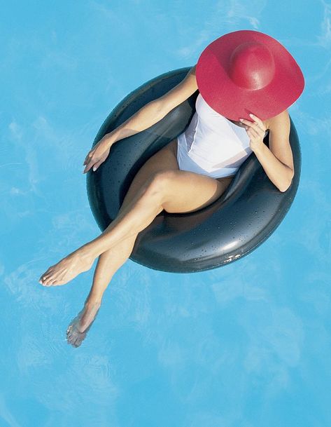 Black pool float Rubber Ring, Beach Photography Poses, Drone Photos, Pool Floats, Beach Poses, Foto Pose, Vintage Beach, Winter Scenes, Beach Photography