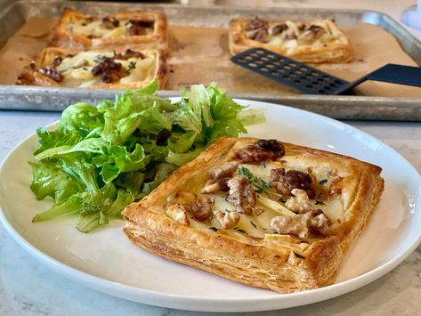 If You Love Pears And Blue Cheese,  Make This Easy Tart Pear Blue Cheese, Ripe Pears, Canned Pears, Cheese Puff Pastry, Pear Tart, Open Faced Sandwich, Simple Green Salad, Feed A Crowd, Frozen Puff Pastry