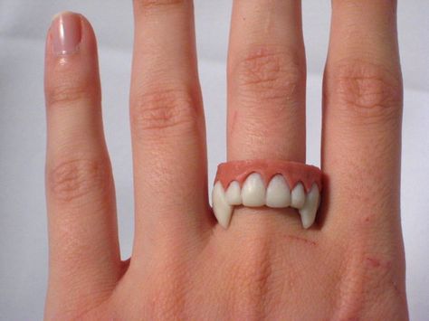 Vampire Ring by Whitness Okay....yeah.... Vampire Ring, Dental Jewelry, Tooth Ring, Dental Fun, Dental Gifts, Vampire Teeth, Artisan Craft, Halloween Ideas, Clay Crafts