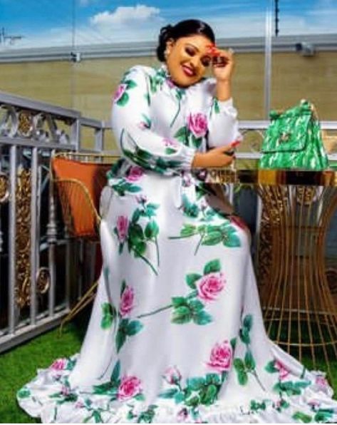 Flower Material Gown Styles In Nigeria, Chiffon Dress Casual Nigeria, Materials Styles For Ladies In Nigeria, Flowered Chiffon Gown Styles, Flower Material Gown Styles, Dinner Wears, Chiffon Gown Styles, Materials Gown Style, Leather Handbag Patterns