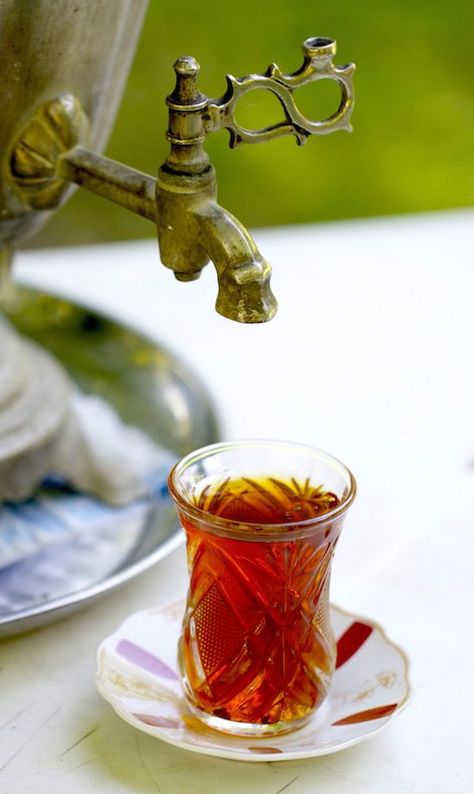 Tea from a samovar enjoyed in the region of Ismayilli, Azerbaijan. Cook From Scratch, Tea Time Table, Persian Tea, Tea Time Party, Inspired Photos, Persian Cuisine, Iranian Food, Turkish Tea, Fruit Tea