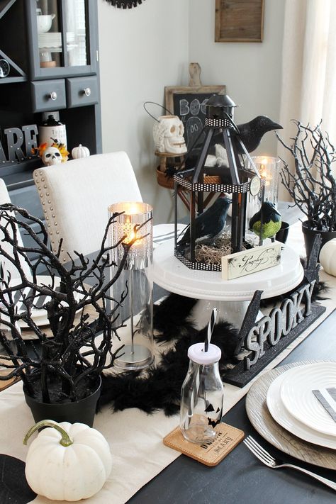 Black and white Halloween decor ideas. Lots of great Halloween decorating tips ideas for Halloween parties, a Halloween vignette, or a fun Halloween dinner. Lots of other Halloween home tours included... #halloweendecor #halloweendecorating #halloweentablescape #halloweenideas #halloweenpartyideas #halloweenhometour Black And White Halloween Decor, White Halloween Decor, Halloween Dining Room, Halloween Vignette, Dekorasi Halloween, Black And White Halloween, Halloween Trends, Halloween Tablescape, Halloween Decor Ideas