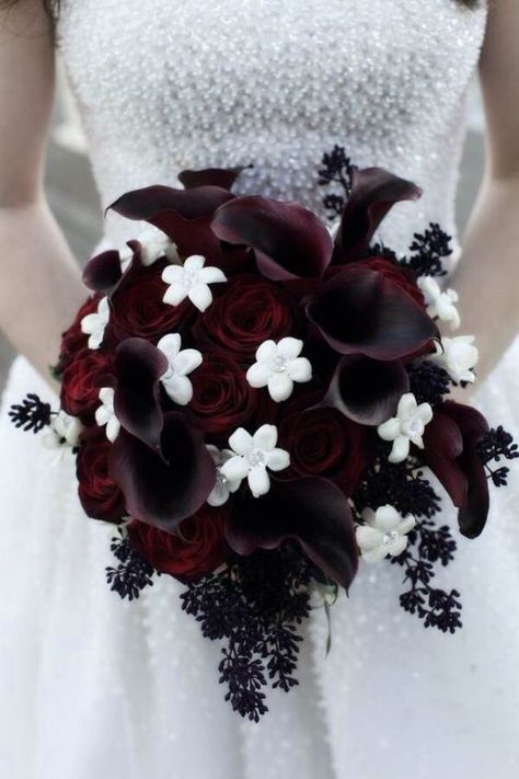 dark red and white halloween wedding bouquet / http://www.himisspuff.com/halloween-wedding-ideas/10/ Bouquets Ideas, Halloween Decor Diy, Halloween Themed Wedding, Goth Wedding, Dark Wedding, Halloween Snacks, Halloween Cupcakes, Gothic Wedding, Halloween Wedding