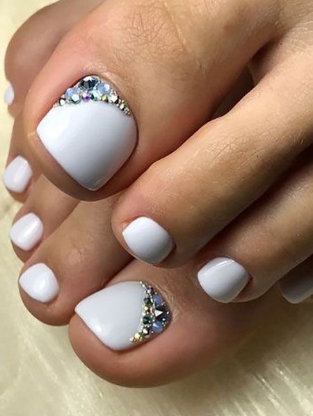 20 Trending Winter Nail Colors & Design Ideas for 2019 - TheTrendSpotter Winter Nail Colors, Gel Toe Nails, Acrylic Toe Nails, Toe Nail Color, Pretty Toe Nails, Cute Toe Nails, Colorful Nail, Summer Toe Nails, Pedicure Designs