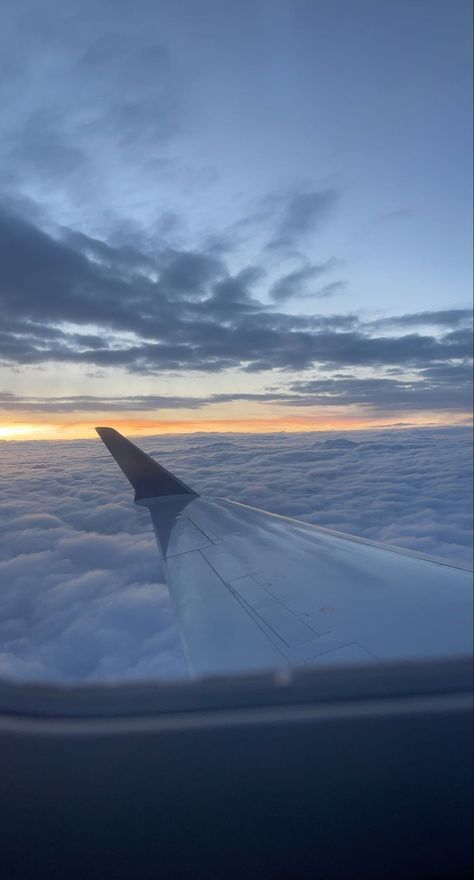 Best seat on the plane is always the window Plane Pictures Window Seats, Airplane Pictures Window Seats, Plane Window, Board Pictures, Airplane Wallpaper, Window Siding, Airplane Window, Vision Board Pictures, On The Plane