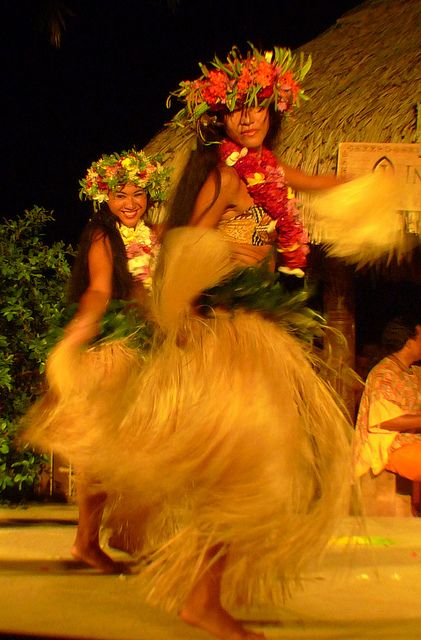 Aloha Girl By, Alika  . #hawaiirehab www.hawaiiislandrecovery.com Tahitian Dance, Polynesian Dance, Hawaiian Dancers, Costumes Around The World, Hula Dance, Hula Dancers, World Dance, Polynesian Culture, Aloha Hawaii