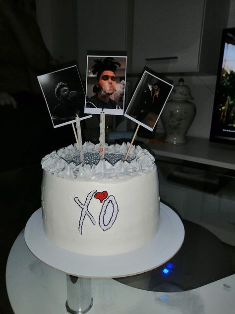 Xo Birthday Cake, Xo Cake The Weeknd, Cake The Weeknd, The Weeknd Cake, Xo Cake, Weeknd Birthday, The Weeknd Birthday, Birth Cakes, The Weeknd Albums