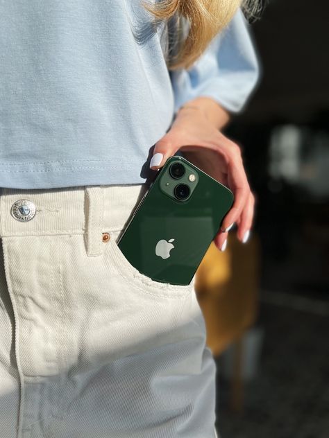 Iphone 13 Mini Green Aesthetic, Iphone 13 Green Case, Iphone 13 Green Aesthetic, Iphone 13 Mini Green, Iphone 13 Green, Blackpink Vintage, Womens Outdoor Fashion, Iphone 11 Colors, Apple Iphone Accessories