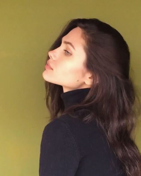 Vika Bronova on Instagram: “📽 @alejandrobritob” Female Side Profile, Perfect Side Profile, Pale Women, Rhinoplasty Nose Jobs, Job Inspiration, Pretty Nose, Bella Beauty, Perfect Nose, Face Profile