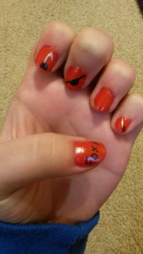 So I decided to paint my nails last night... I think I did pretty good I:3 Foxy nails from Five Nights At Freddy's... And an fyi the pinky finger is suppose to be a sword... :3 Five Nights At Freddy's Nails, Fnaf Nails Ideas, Fnaf Nails, Five Nights Of Freddy, Foxy Nails, Lightning Nails, Talon Nails, Halloween Nail Art Tutorial, Character Nails