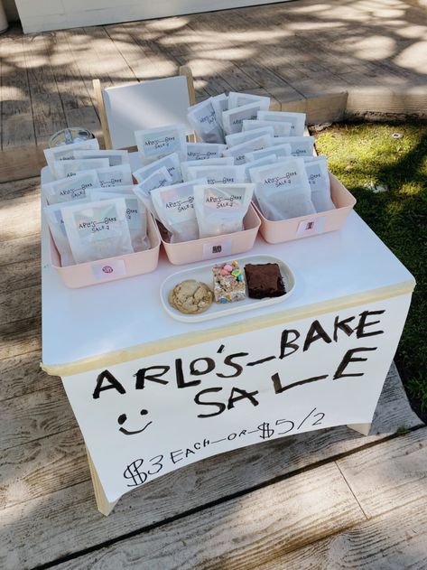 Bake Sale Table Ideas, Bake Sale Stand Ideas, Food Sale Ideas Fundraiser, Bake Sale Fundraiser Ideas, Bake Sale Signs Posters Diy, Bake Sale Ideas Packaging, Kids Bake Sale Ideas, Easy Baked Goods For Bake Sale, Bake Sale Aesthetic