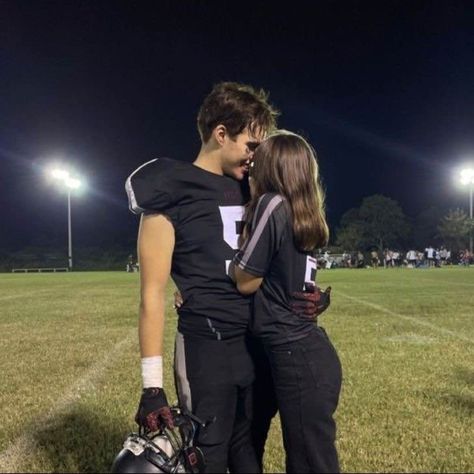 Cheerleader Couple, Football Cheerleader Couple, Football Bf, Couples Football, Football Couple, Cute Couples Football, Football Cheerleader, High School Couples, Football Girlfriend