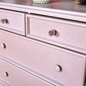 Glitter Dresser made with Rustoleum paint and the Super Finish Max paint sprayer Restoring Dresser, Glitter Dresser, Pink Painted Dresser, Dresser Pink, Glitter Furniture, Rustoleum Paint, Thrifted Furniture, Pink Dresser, Diy Dresser Makeover