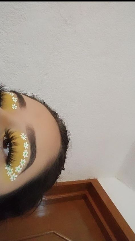 Flores amarillas Maquillaje De Ojos, Makeup Inspiration, Makeup, Kawaii, Make Up